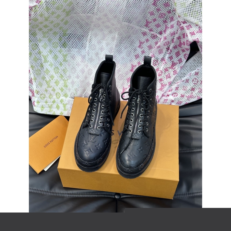 l**is V*t*n boots